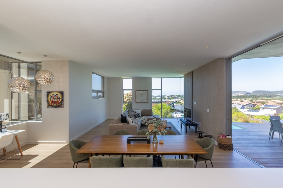 4 Bedroom Property for Sale in Whale Rock Western Cape